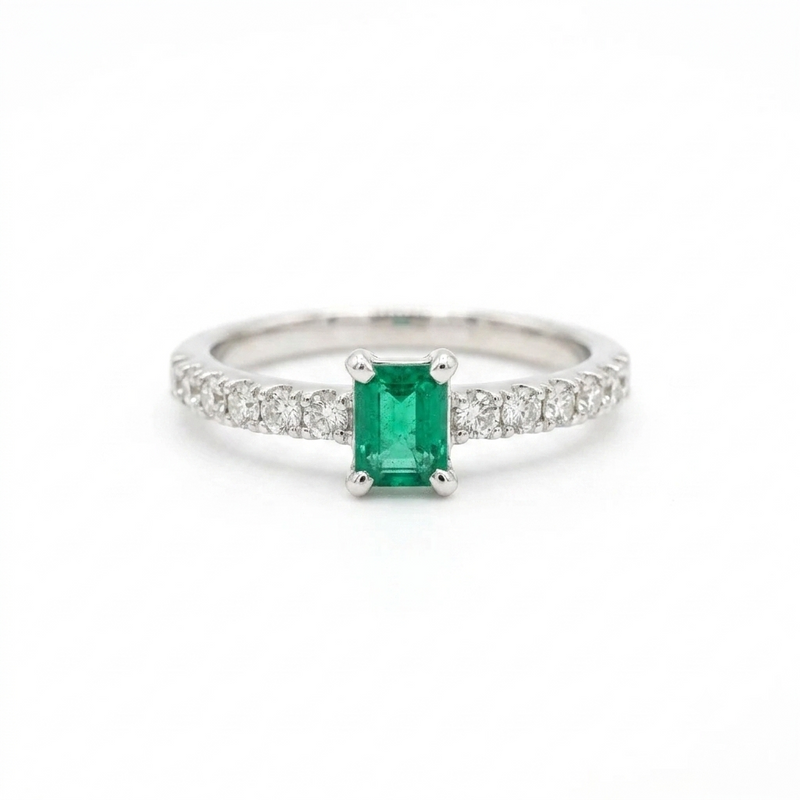 Anillo con Esmeralda Resplandor de Medianoche