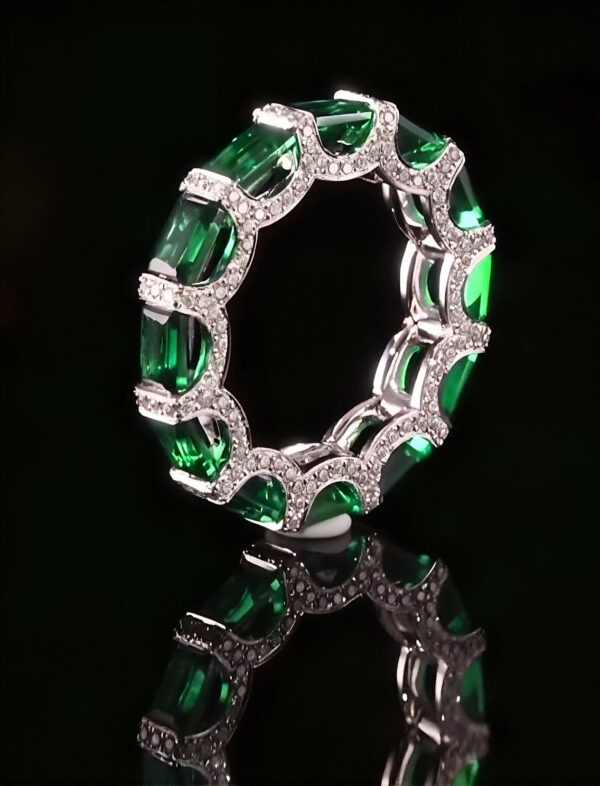 QUIMBAYA'S PROMISE – 18K Gold, Emerald & Diamond Eternity Ring